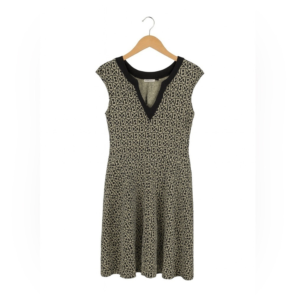 New York & Company Women’s size medium black and white sleeveless v-neck dress